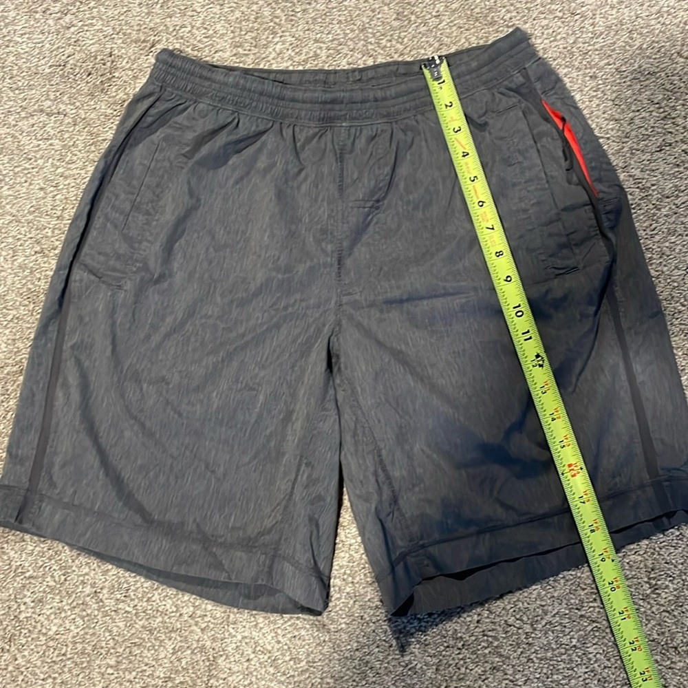 Men’s Lululemon shorts Large